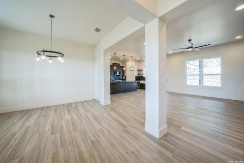 313 Firewheel Floresville TX 78114