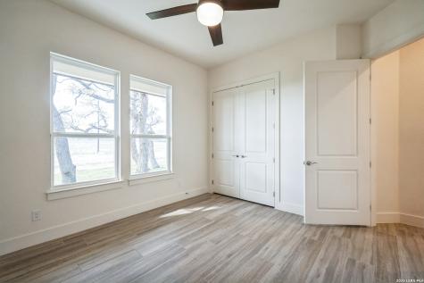 313 Firewheel Floresville TX 78114