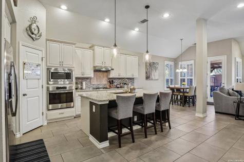 7635 Mckinney Hills San Antonio TX 78254