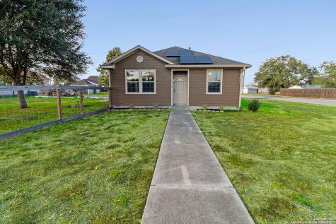 402 W Sullivan Skidmore TX 78389