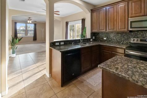 402 W Sullivan Skidmore TX 78389