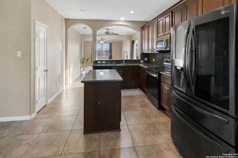 402 W Sullivan Skidmore TX 78389