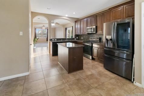 402 W Sullivan Skidmore TX 78389