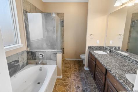 402 W Sullivan Skidmore TX 78389