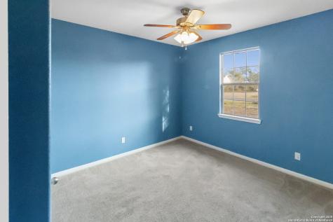 402 W Sullivan Skidmore TX 78389