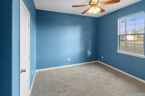 402 W Sullivan Skidmore TX 78389