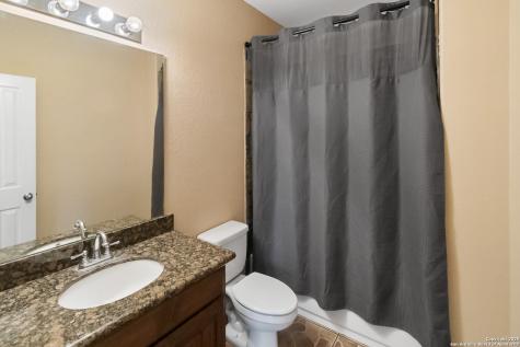 402 W Sullivan Skidmore TX 78389