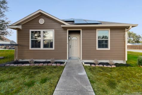 402 W Sullivan Skidmore TX 78389