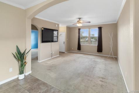 402 W Sullivan Skidmore TX 78389