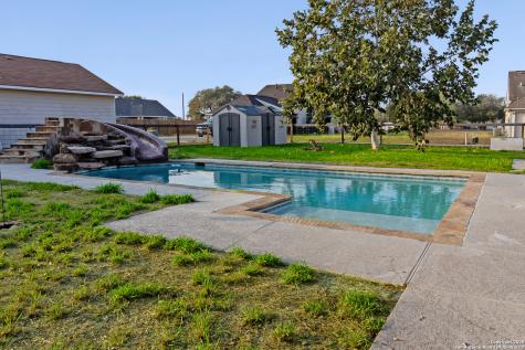 402 W Sullivan Skidmore TX 78389