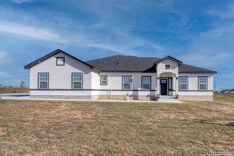 105 Hidden Cove Floresville TX 78114
