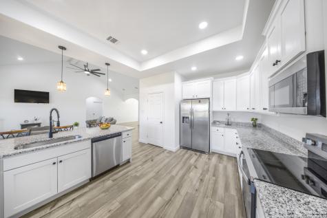 105 Hidden Cove Floresville TX 78114