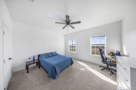 105 Hidden Cove Floresville TX 78114