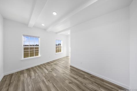105 Hidden Cove Floresville TX 78114
