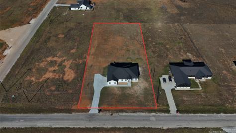 105 Hidden Cove Floresville TX 78114