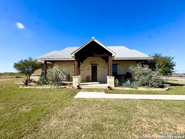 16489 Fm 472 Devine TX 78016
