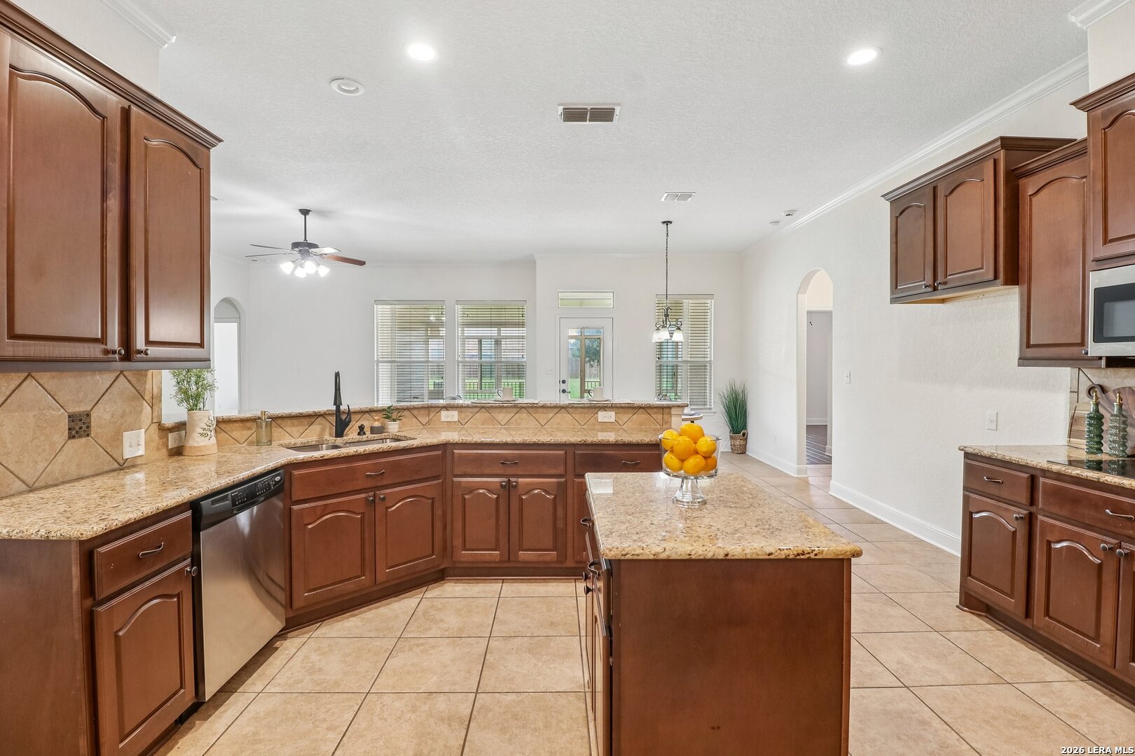 6718 Laura Heights Schertz TX 78154