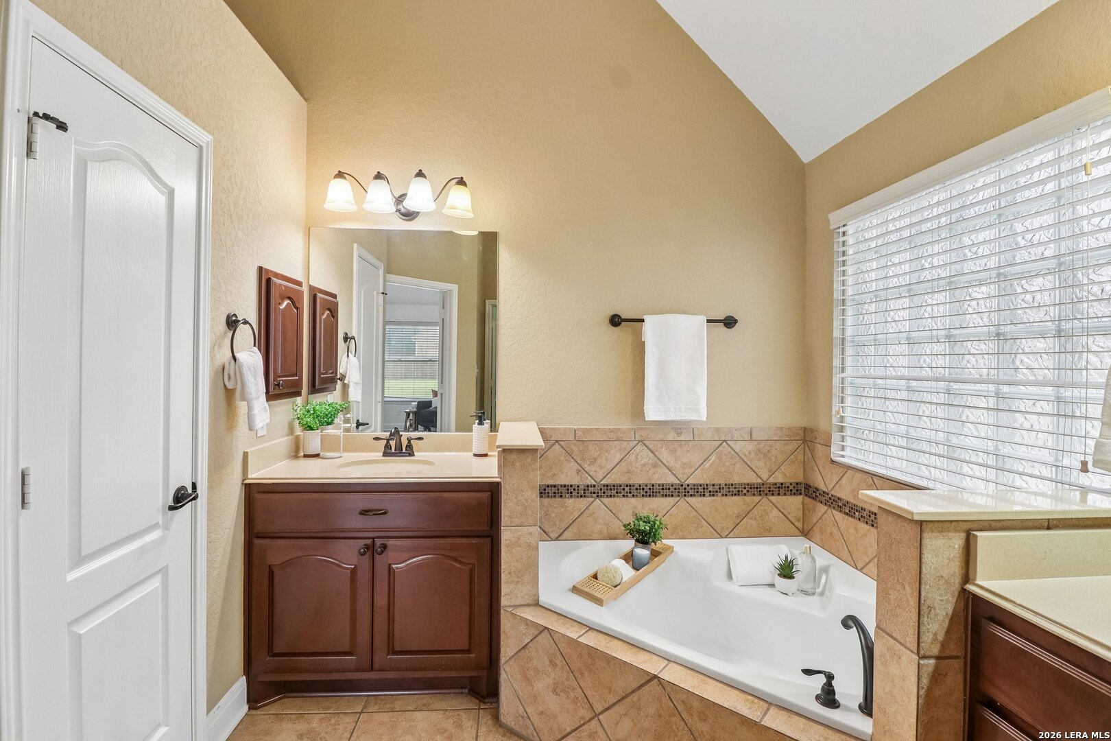 6718 Laura Heights Schertz TX 78154
