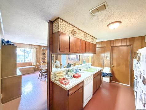 175 Private Road 7744 Devine TX 78016