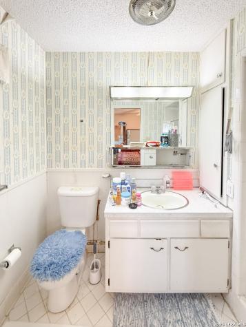 175 Private Road 7744 Devine TX 78016