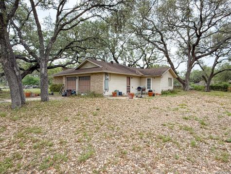 175 Private Road 7744 Devine TX 78016
