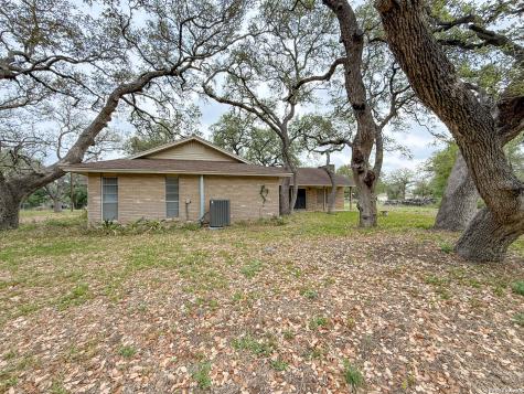 175 Private Road 7744 Devine TX 78016