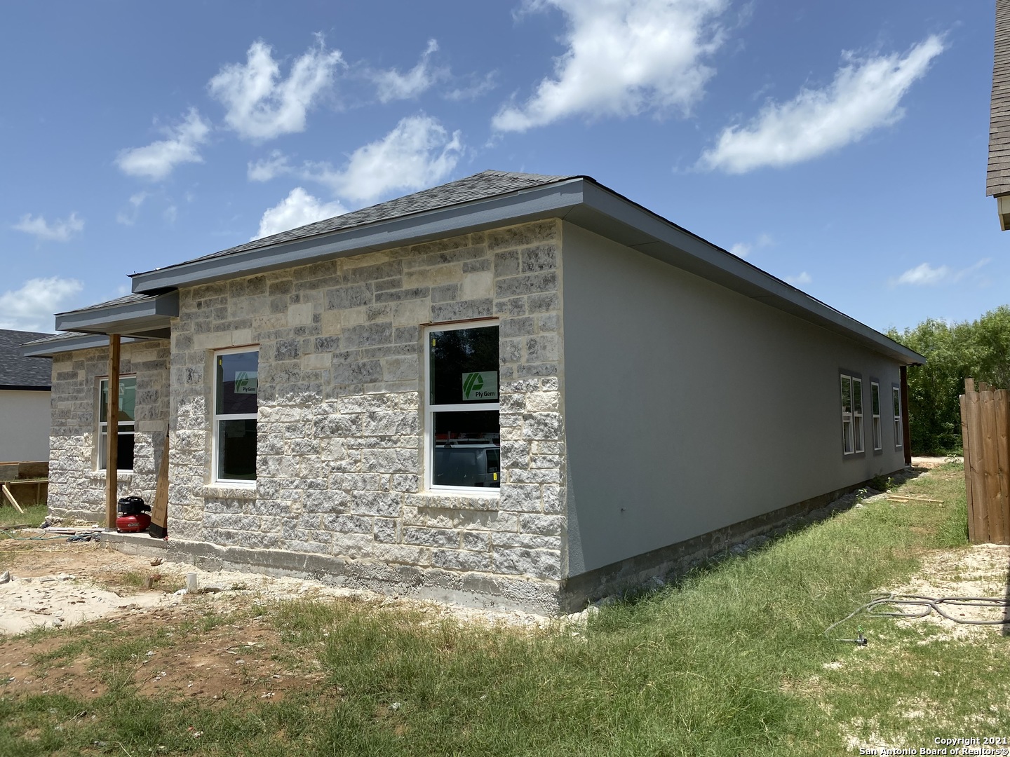756 Crestview Floresville TX 78114
