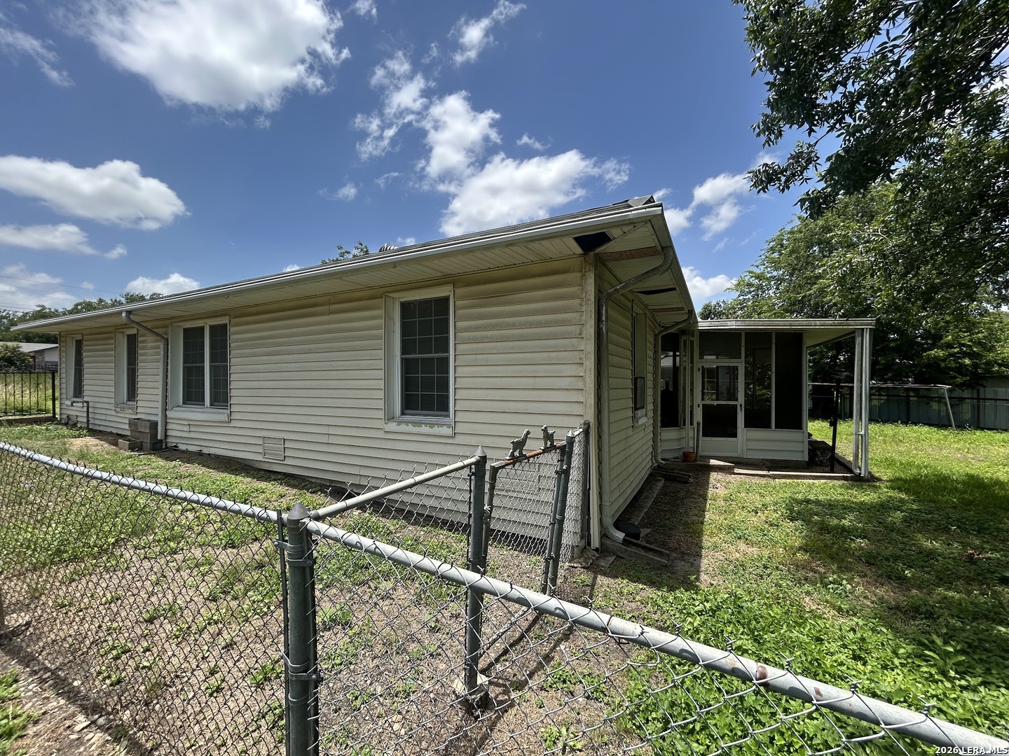 2538 Benrus San Antonio TX 78228