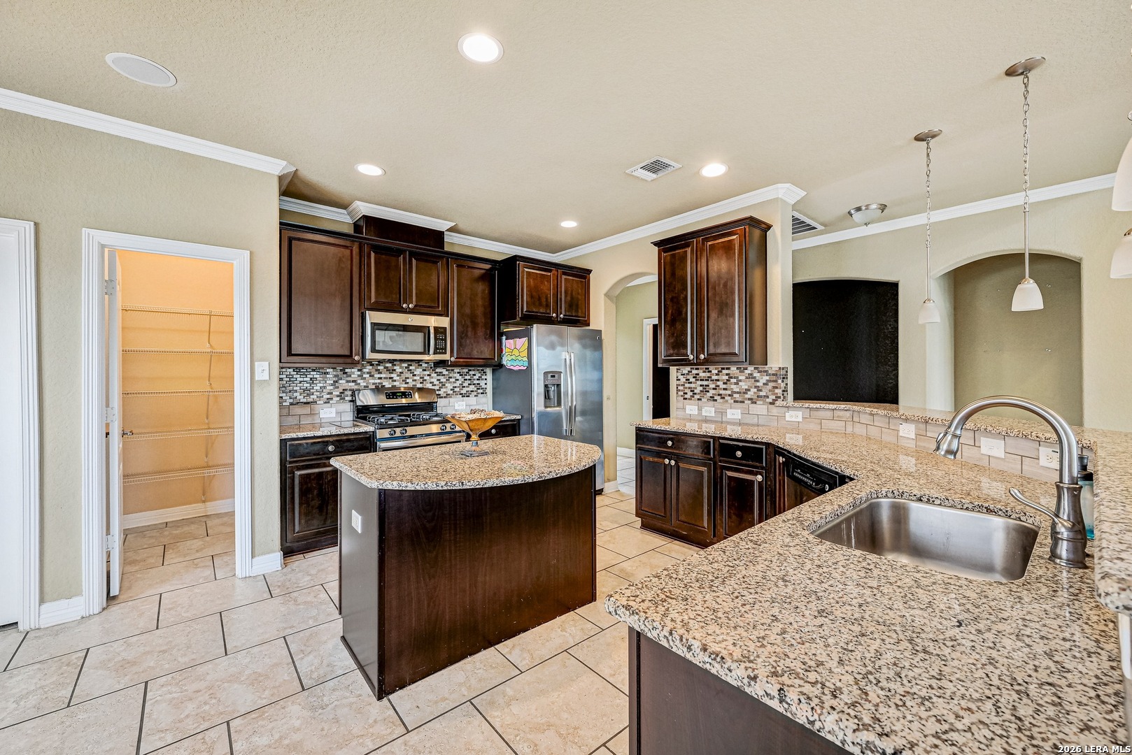 7014 Laguna Beach Converse TX 78109