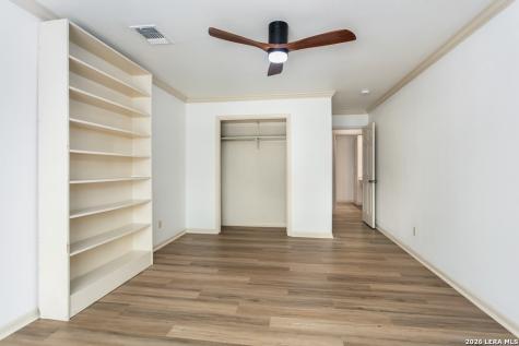 2611 Eisenhauer San Antonio TX 78209