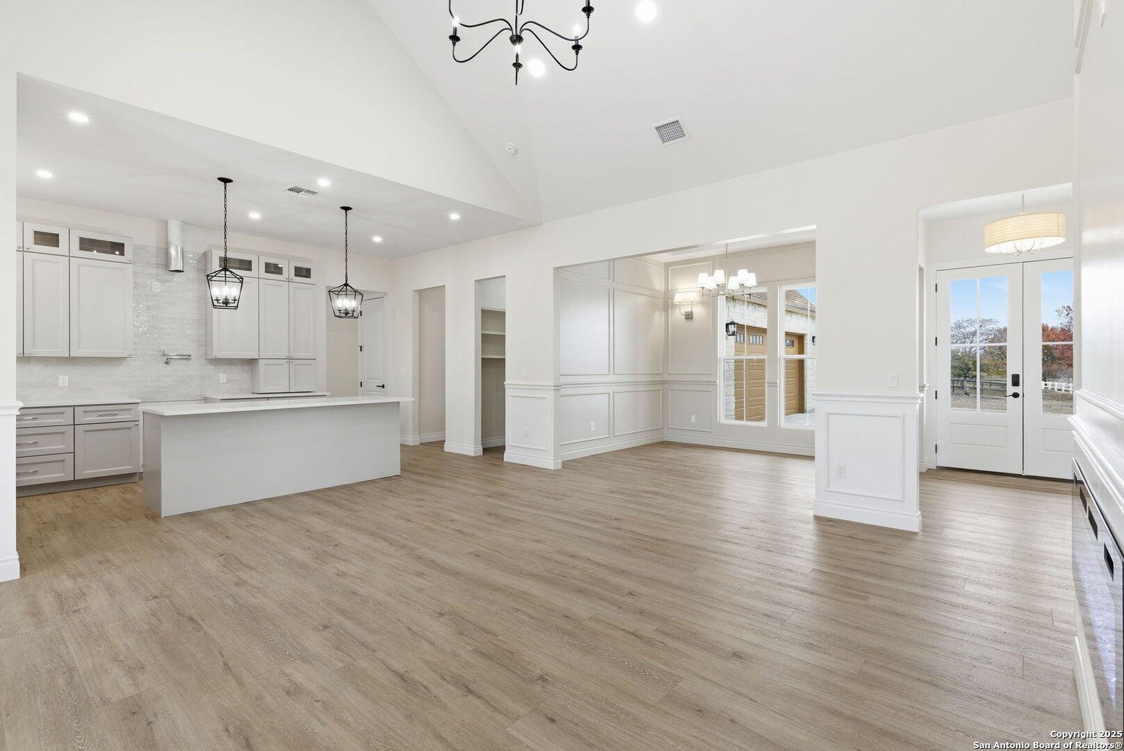 348 Valley Oak Bandera TX 78003