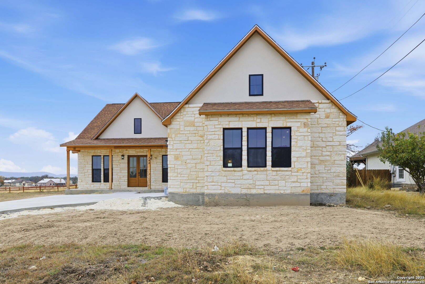 348 Valley Oak Bandera TX 78003