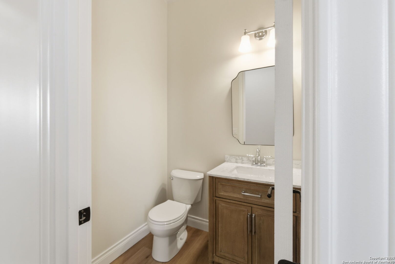 348 Valley Oak Bandera TX 78003