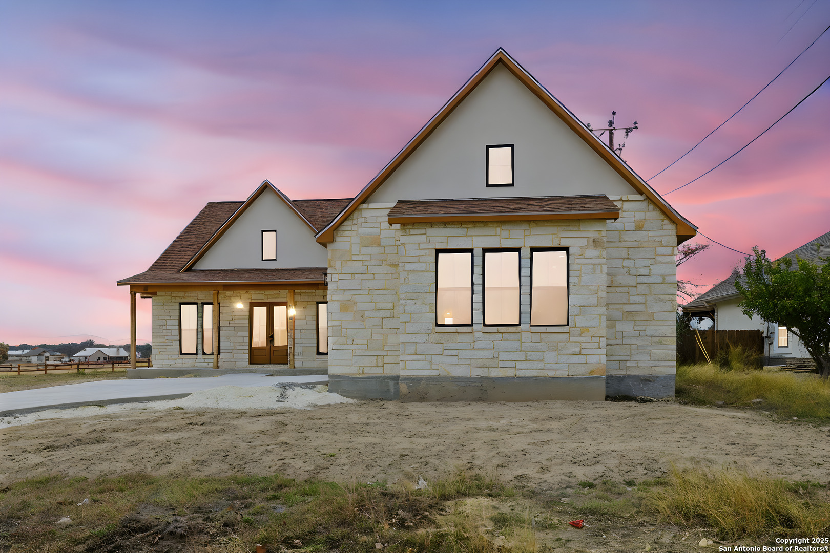 348 Valley Oak Bandera TX 78003