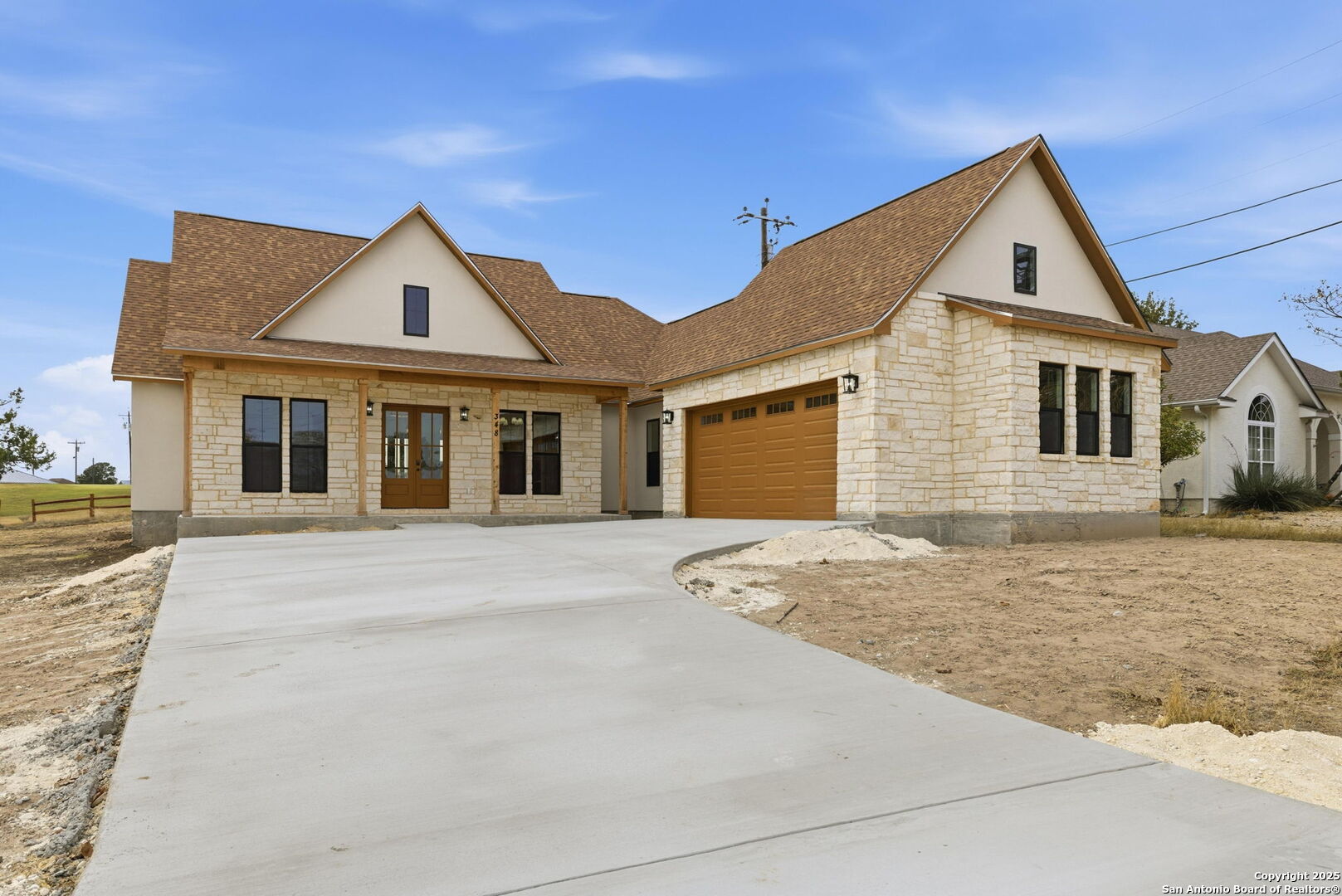 348 Valley Oak Bandera TX 78003