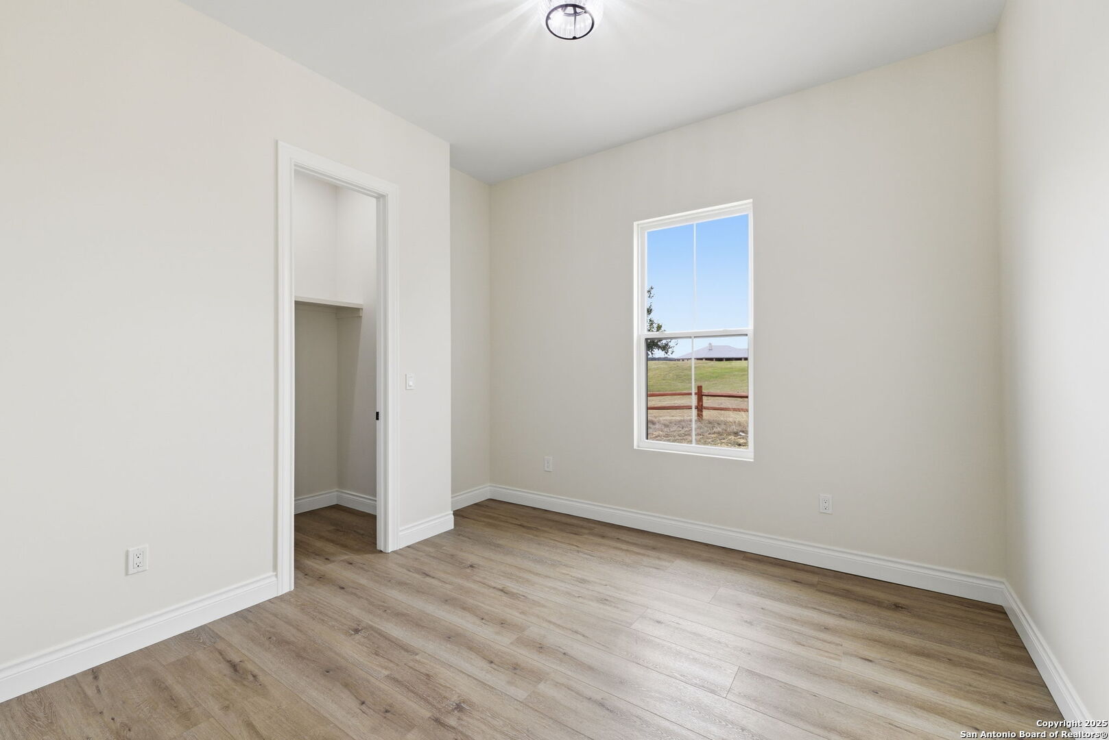 348 Valley Oak Bandera TX 78003