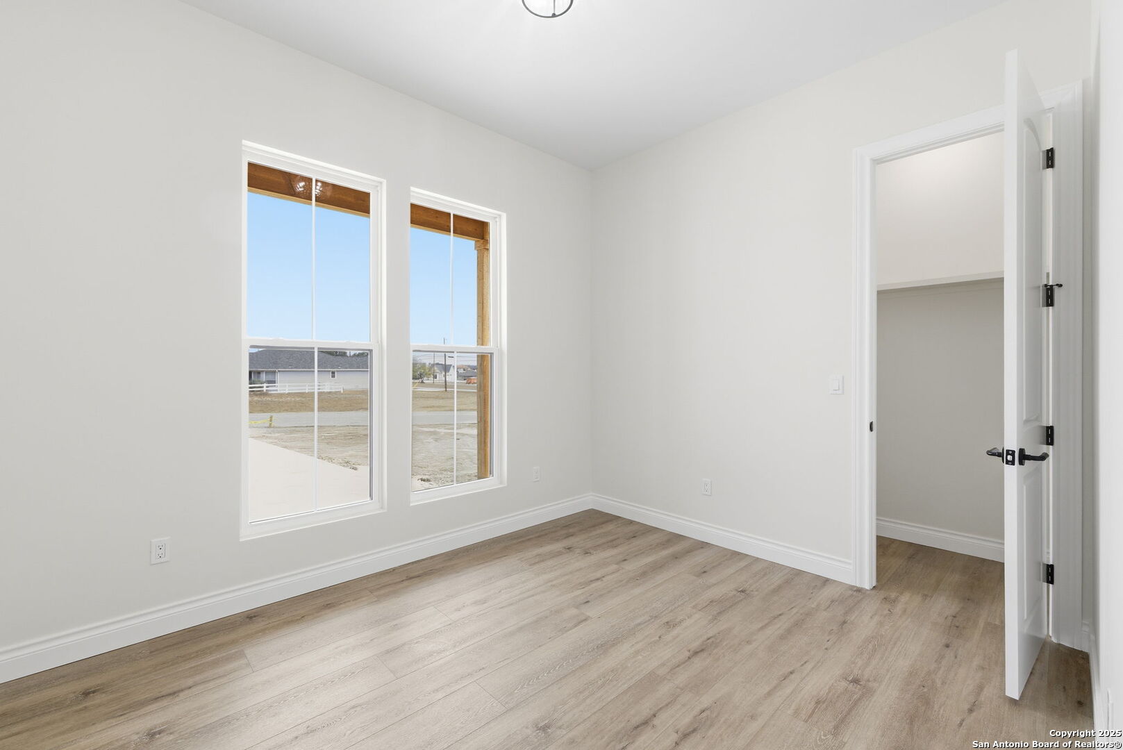 348 Valley Oak Bandera TX 78003