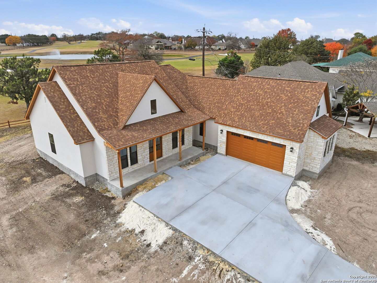 348 Valley Oak Bandera TX 78003