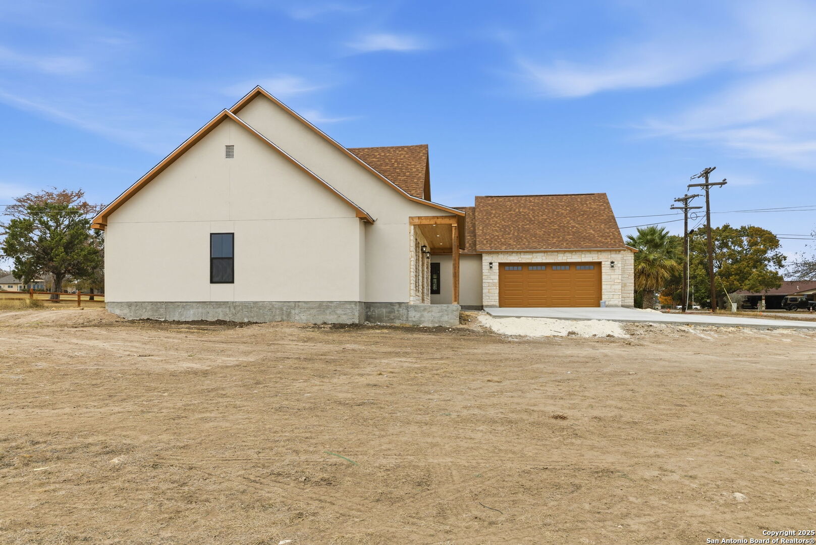 348 Valley Oak Bandera TX 78003