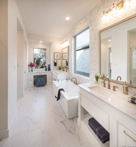 210 Navarro Boerne TX 78006