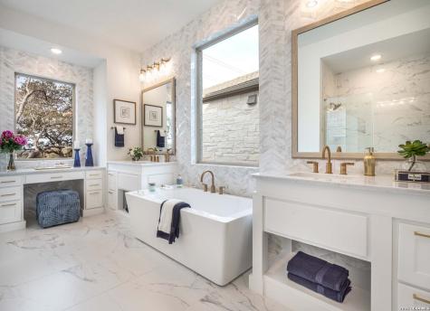 210 Navarro Boerne TX 78006
