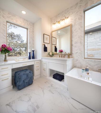 210 Navarro Boerne TX 78006