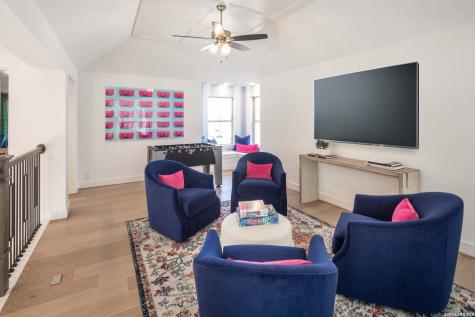 210 Navarro Boerne TX 78006