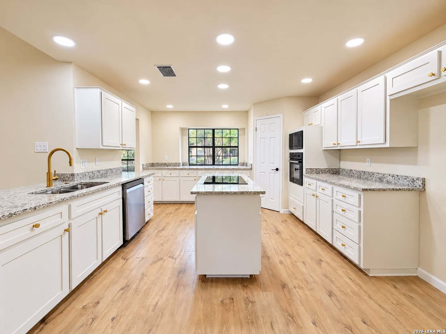 16102 Santa Cathrena San Antonio TX 78232