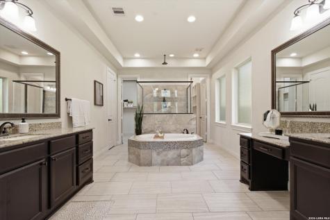852 Hampton Oaks New Braunfels TX 78132