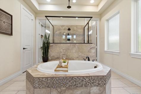 852 Hampton Oaks New Braunfels TX 78132