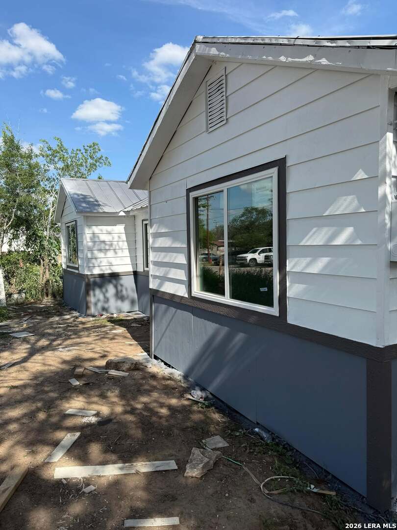 261 Avenue H Poteet TX 78065
