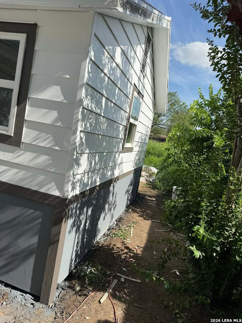 261 Avenue H Poteet TX 78065