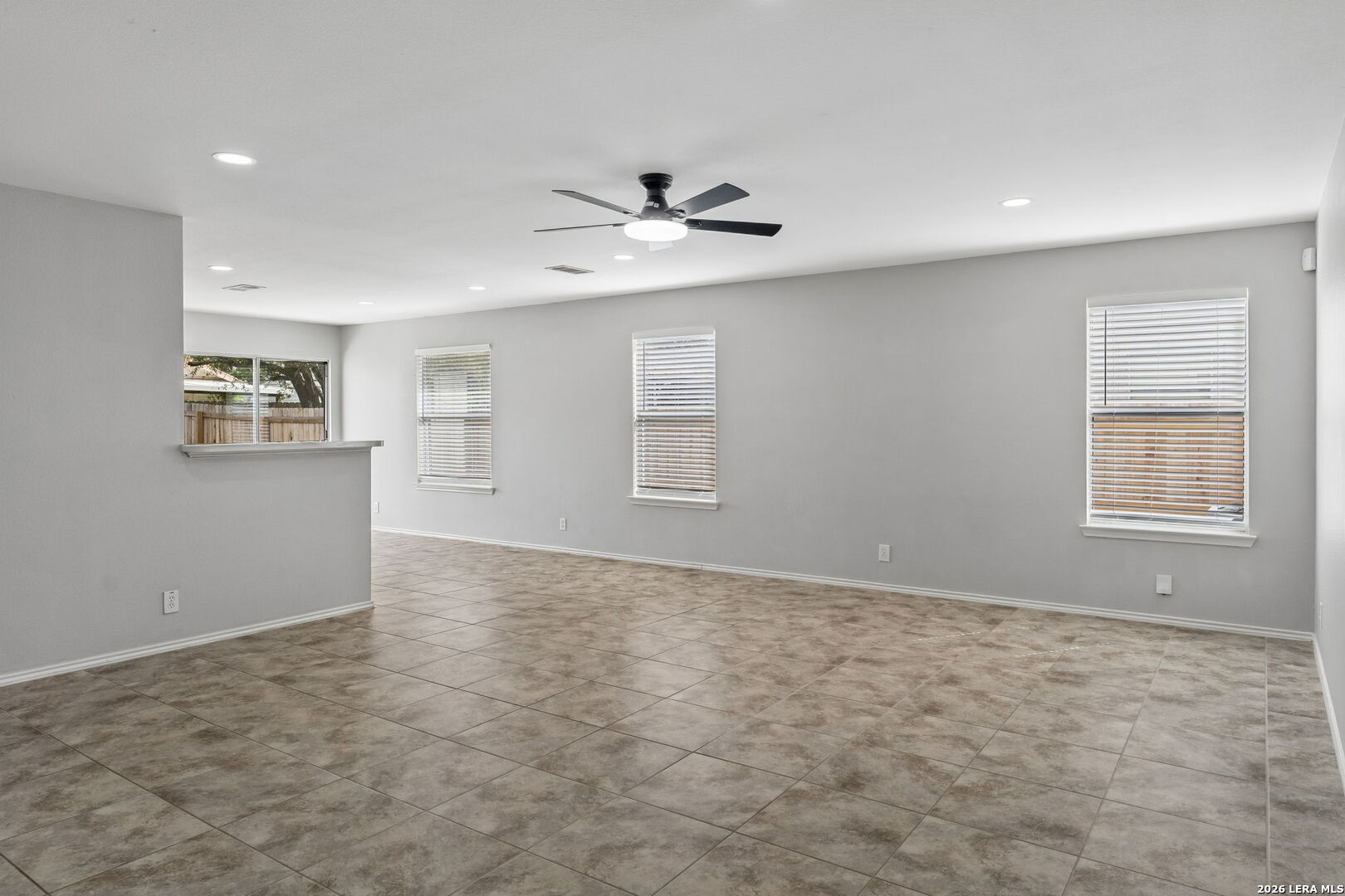 8927 Interlachen Selma TX 78154