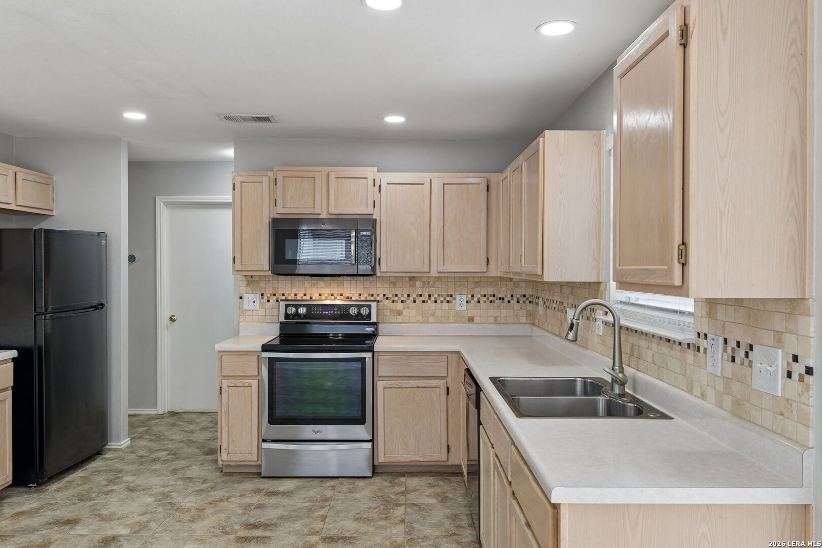 8927 Interlachen Selma TX 78154